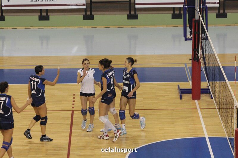 111030 volley 241_tn.jpg